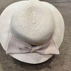 Lauren Conrad ‘s Great beach straw hat